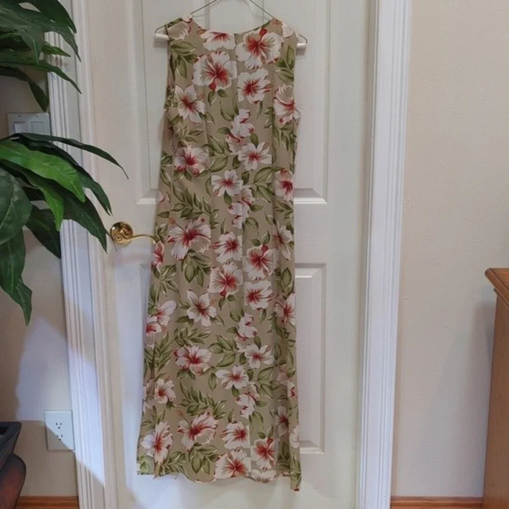 Judith Hart Collection Women's Maxi Dress/Cardigan Combo. Size Small